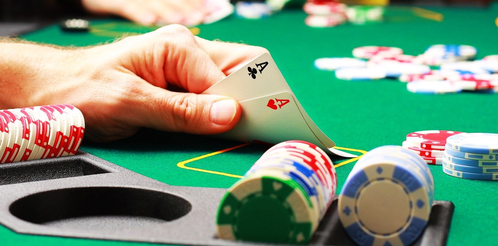 Cách chơi game bài poker