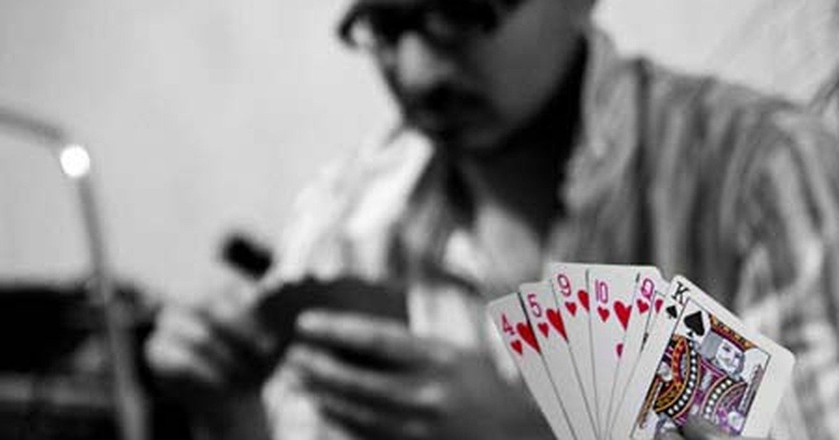 Cách trị chồng nghiện cờ bạc